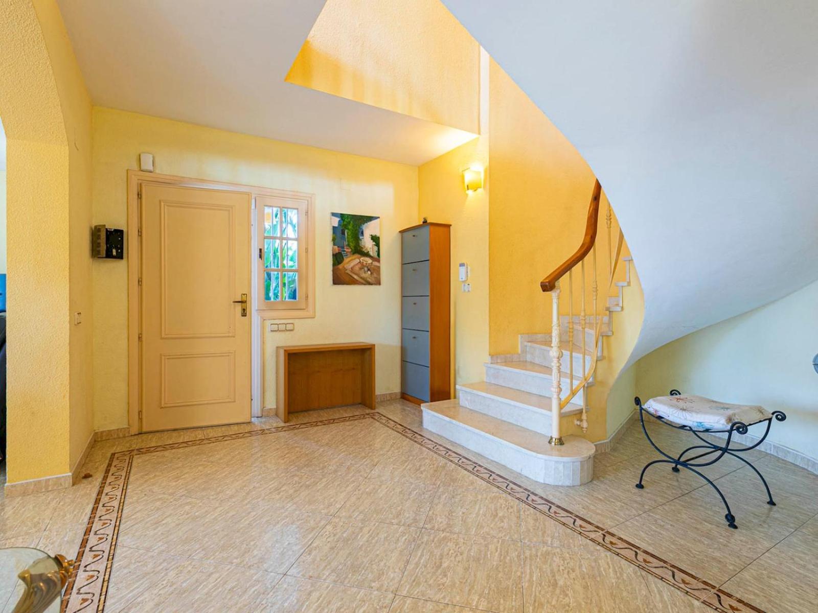 Pass The Keys With Garden And Private Swimming Pool Holiday home