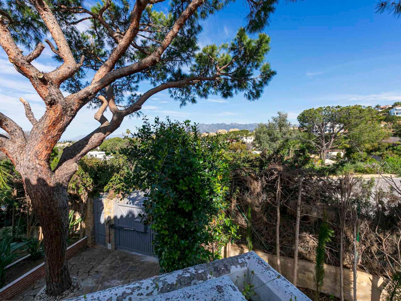 Pass The Keys With Garden And Private Swimming Pool