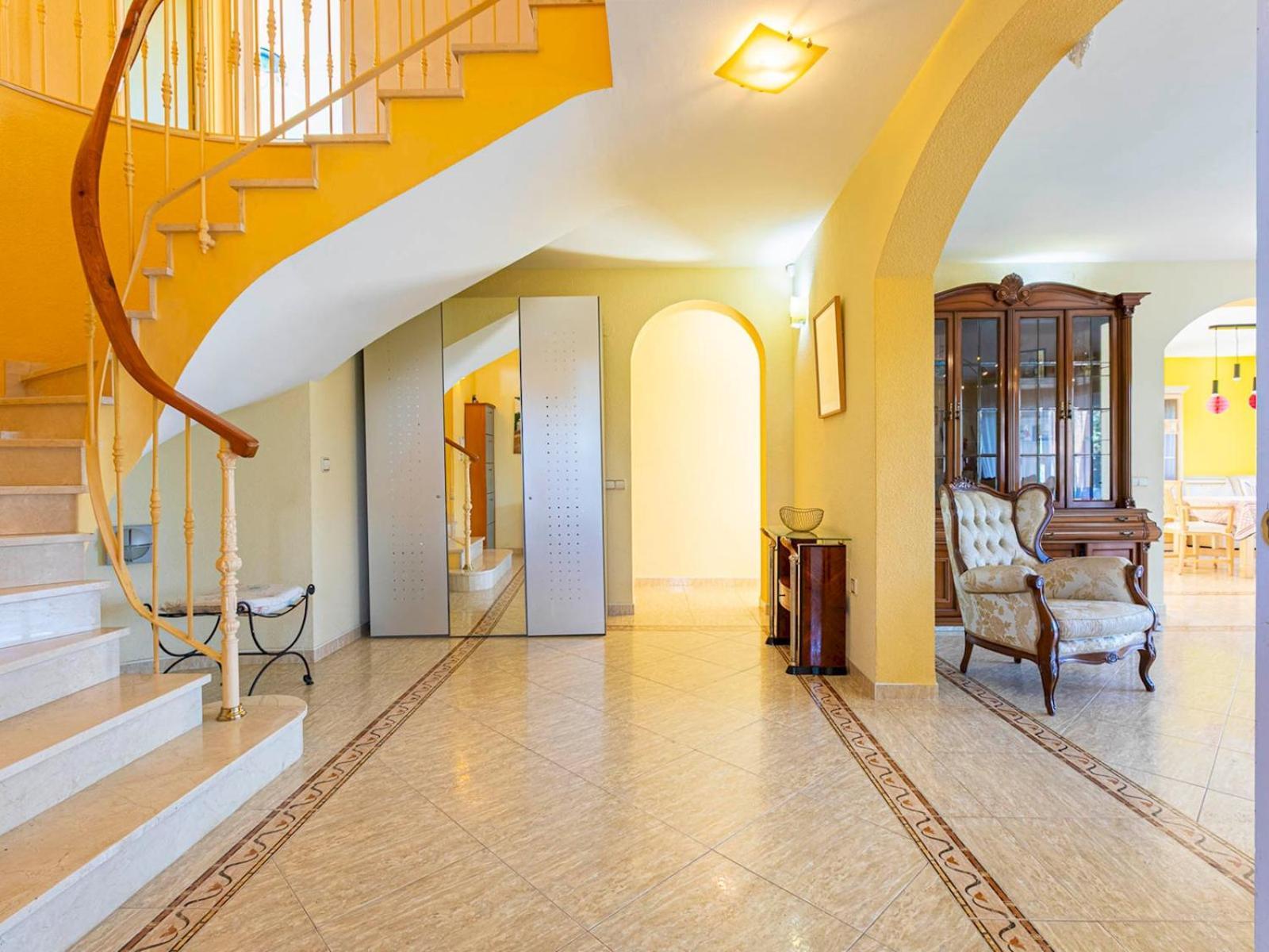 Holiday home Pass The Keys With Garden And Private Swimming Pool