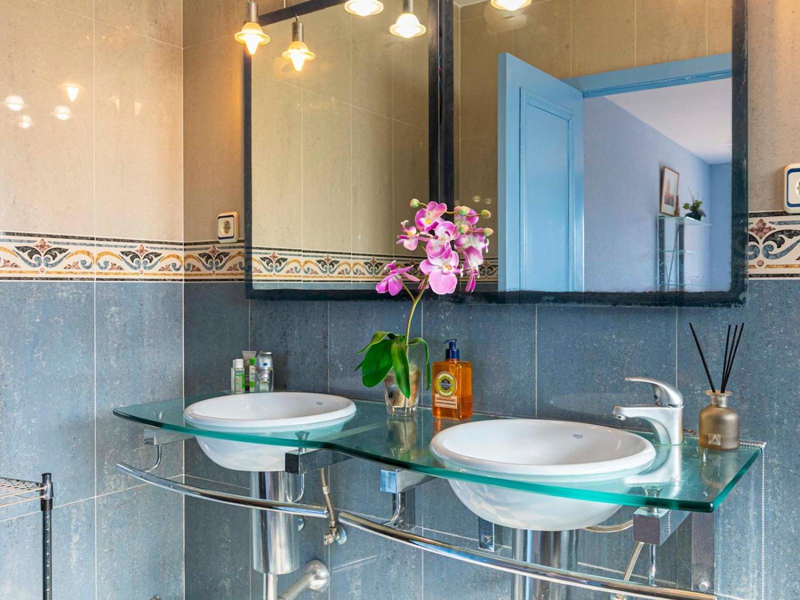 Pass The Keys With Garden And Private Swimming Pool *